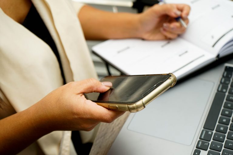 Aplicativo que corrige texto e pontuação